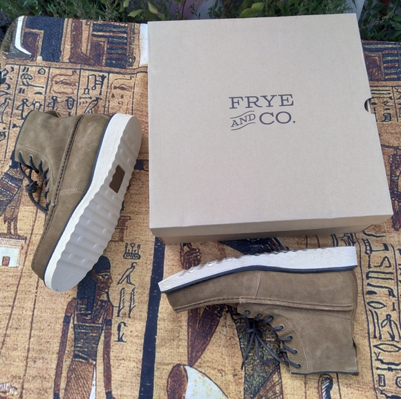 Frye Montana MocToe New In Box! - Picture 3 of 10